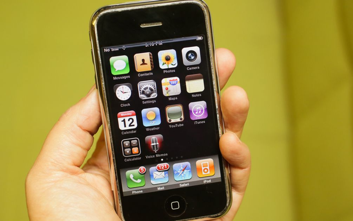 Nhìn lại chiếc iPhone đầu tiên và những phát ngôn 'gây choáng váng' Ảnh 2