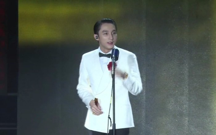 VTV lại bắt trend 'mặn chát': Dùng 'tản văn' của Sơn Tùng để gửi gắm thông điệp về COVID-19 Ảnh 2