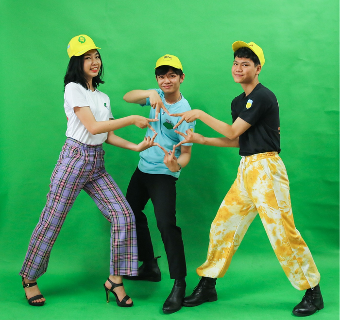 “Một tay làm chẳng nên chi, ba tay chụm lại thành ngôi sao to”, cùng nhau tỏa sáng nhé teen THPT.