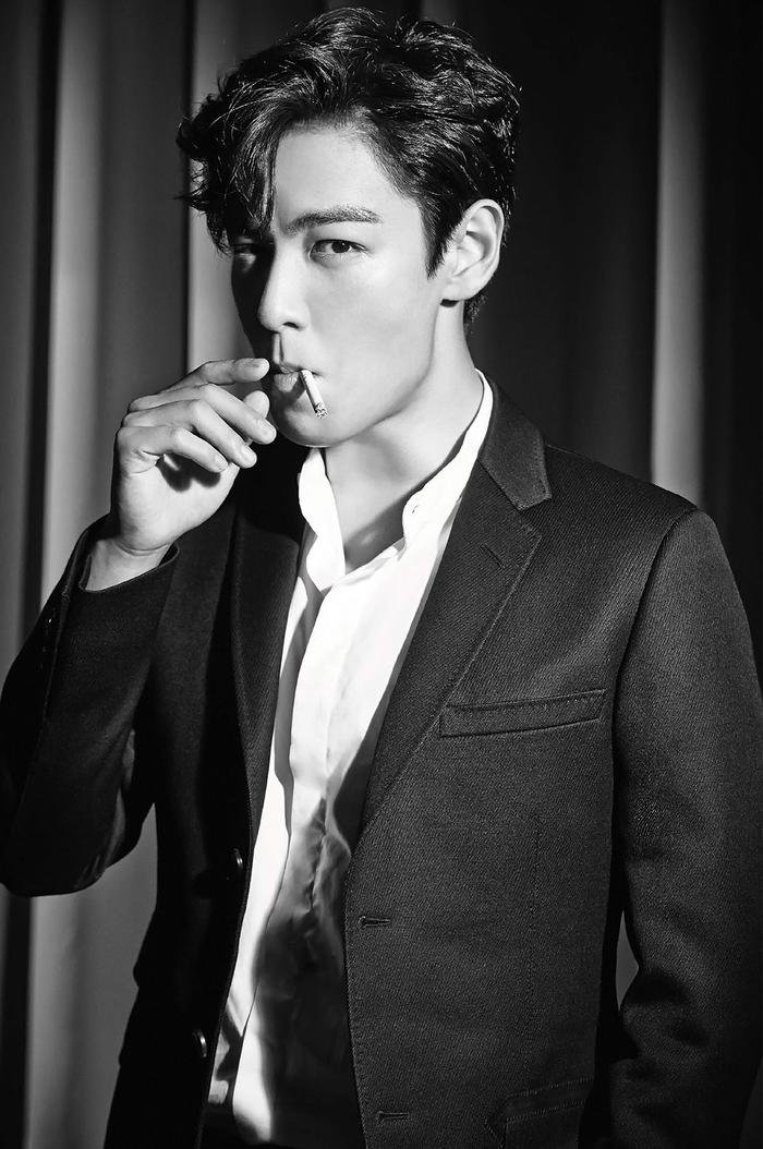 T.O.P bất ngờ gia nhập hội 'chỉ follow mình em': Danh tính đối tượng khiến ai cũng bất ngờ! Ảnh 1