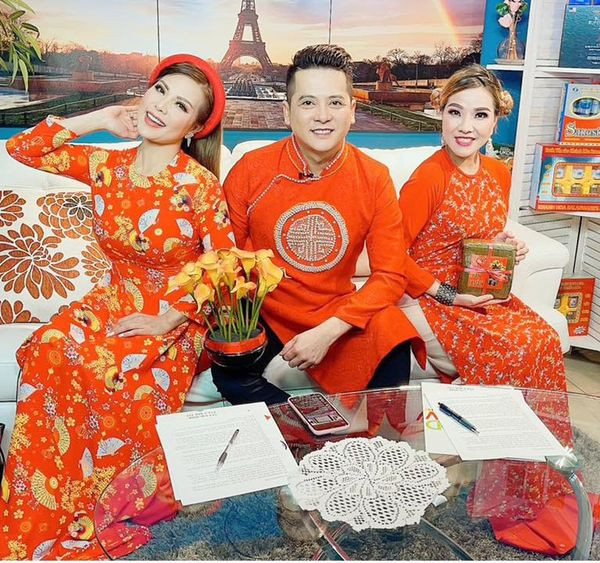 Hoàng Anh cùng Thắm Bebe và bạn diễn quay chương trình Tết tại Mỹ