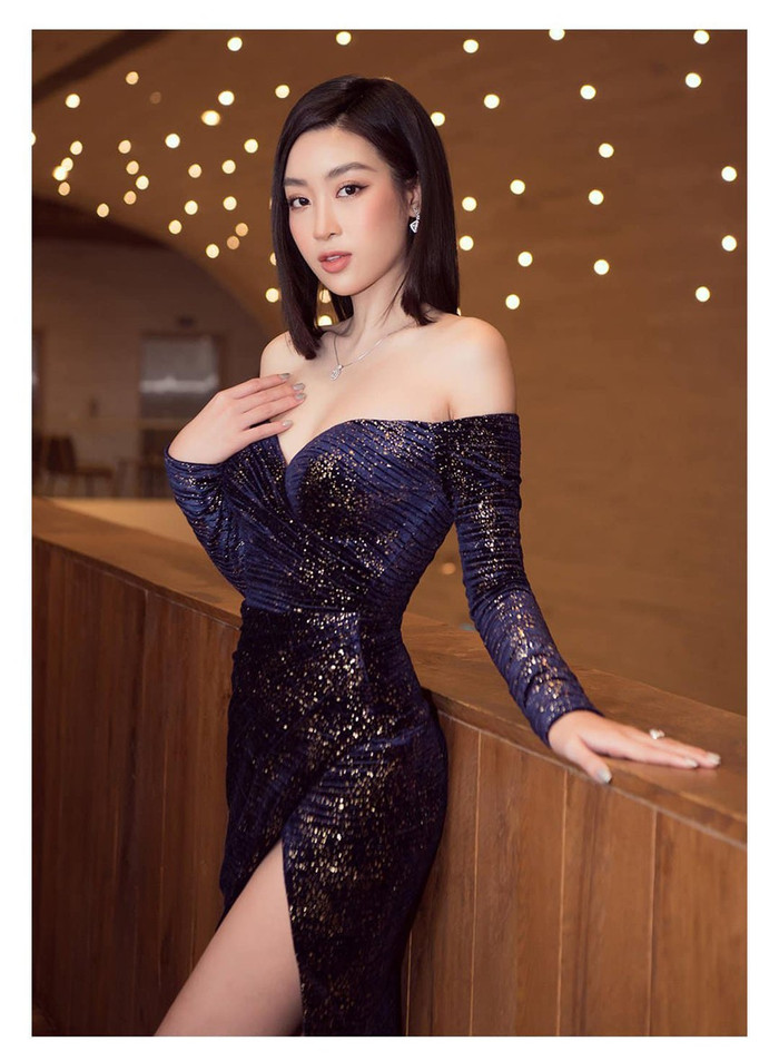 Nhan sắc xinh đẹp của nàng hậu có thể chinh phục được nhiều layout tóc và makeup khi mix với các trang phục