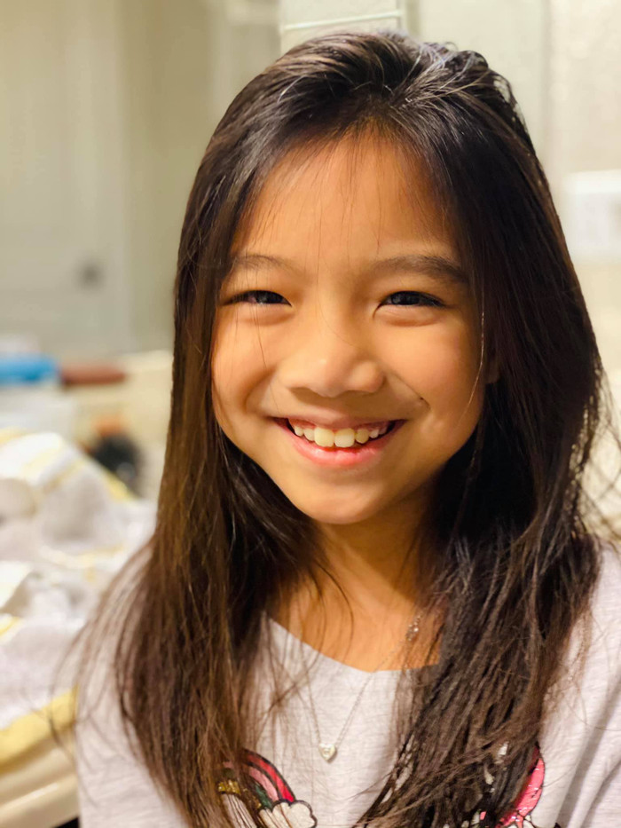 Bé Hồng Ân - con gái Hồng Ngọc dù có kết quả dương tính thế nhưng do chưa có dấu hiệu, triệu chứng gì của bệnh nên chưa phải dùng thuốc điều trị