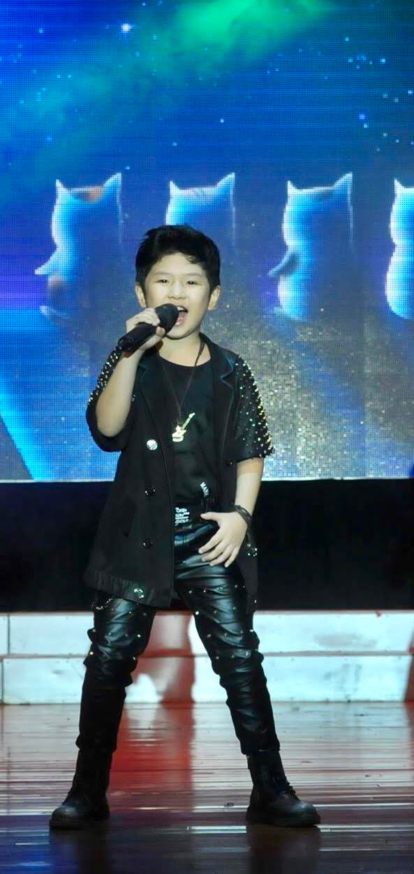 'Psy nhí' Song Tùng đội BigDaddy - Emily: Thành tích học tập ấn tượng, kinh nghiệm sân khấu đáng nể Ảnh 6