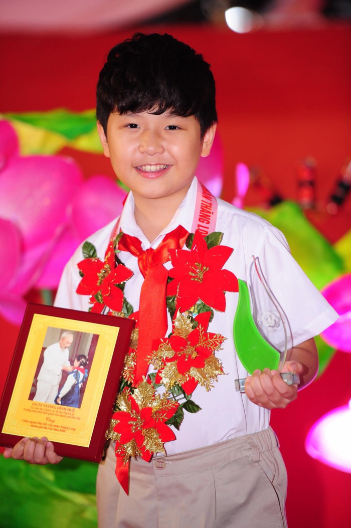 'Psy nhí' Song Tùng đội BigDaddy - Emily: Thành tích học tập ấn tượng, kinh nghiệm sân khấu đáng nể Ảnh 13