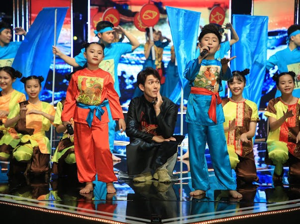 'Psy nhí' Song Tùng đội BigDaddy - Emily: Thành tích học tập ấn tượng, kinh nghiệm sân khấu đáng nể Ảnh 25