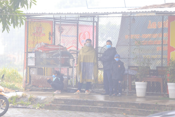 Nhiều người tỏ ra vô cùng nóng ruột.