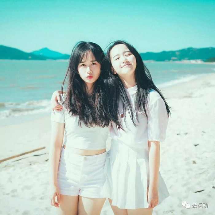 Tiểu Châu đau đớn phát hiện bạn thân là người tình của bố. Ảnh minh họa.