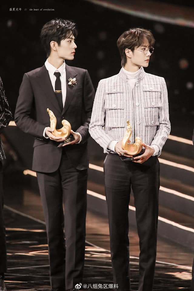 Tiêu Chiến giơ 'ngón tay thối' trước mặt Vương Nhất Bác khiến fan hai nhà tranh cãi nảy lửa Ảnh 4