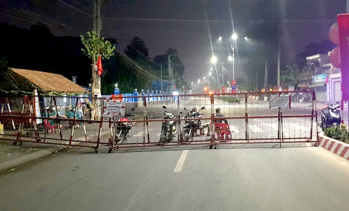 Khu vực xung quanh trường Đại học Thủ Dầu Một được phong tỏa. Ảnh: Thanh Kiều/Zing