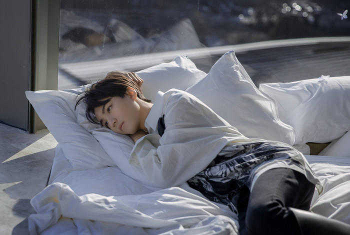 Chùm ảnh 'giường chiếu' của Vương Tuấn Khải gây bão Ảnh 6