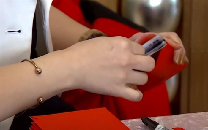 Vợ ép chồng tuyệt giao với nhóm bạn thân 15 năm vì tiền mừng cưới ít, hành động sau đó còn phẫn nộ Ảnh 2