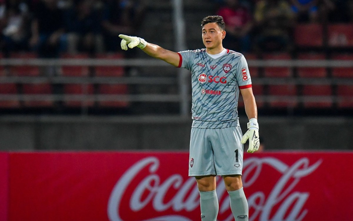 Đội bóng Nhật Bản trao áo số 1 cho Đặng Văn Lâm Ảnh 2