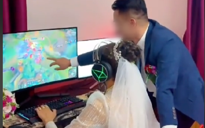 Tranh cãi xoay quanh việc cô dâu chú rể mải chơi game mà quên giờ cưới hỏi khiến cả họ phải chờ Ảnh 2