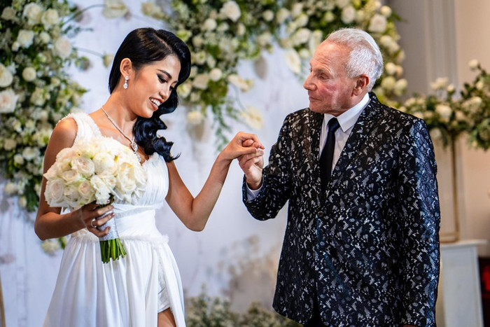 Bị antifan công kích 'mấy năm nữa chồng quy tiên rồi cặp kè trai trẻ', 'bản sao Lan Khuê' đáp trả cực gắt Ảnh 2