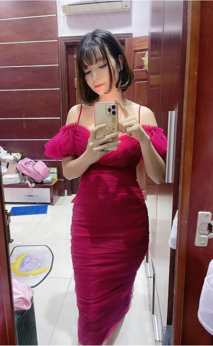 Bà xã Mạc Văn Khoa đăng ảnh khoe dáng sau sinh. 