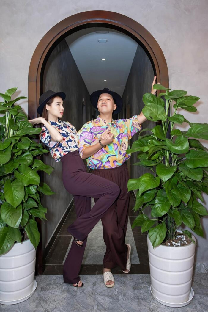 Qua đó có thể thấy, Nhã Phương đã 'tâm lý' cỡ nào khi chọn dép tổ ong là món quà đầu tiên tặng cho Trường Giang