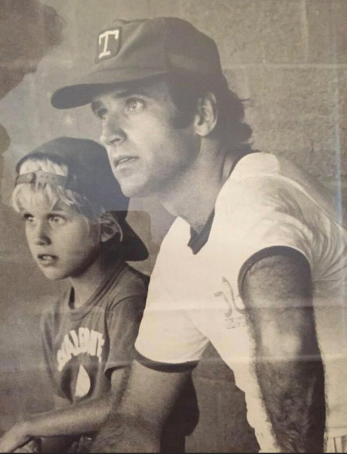 Biden tham dự một trận đấu bóng chày cùng con trai Beau vào thập niên 70. Năm 2015, Beau qua đời vì bệnh ung thư não.