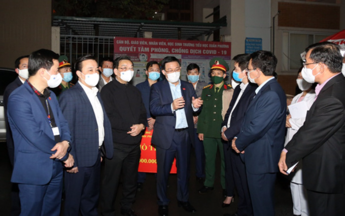 Bí thư Thành uỷ Hà Nội: Ưu tiên mua vắc xin phòng COVID-19 cho toàn bộ người dân thủ đô Ảnh 2