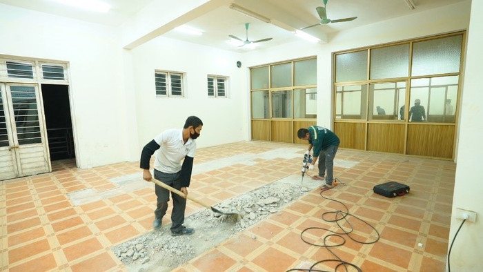 Các công đoạn thi công được làm khép kín và theo hình thức cuốn chiếu từng hạng mục, đảm bảo mặt bằng sạch đẹp, sẵn sàng cho việc tiếp nhận các trang thiết bị của Bệnh viện Dã chiến được vận chuyển từ Tiên Sơn (Đà Nẵng) ra Hải Dương.