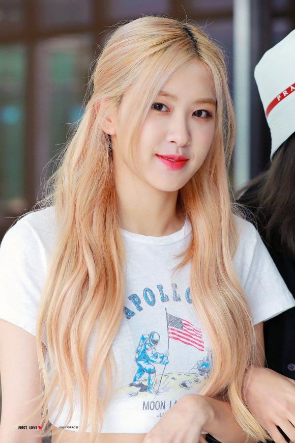 Thiều Bảo Trâm tag tên nữ thần tượng của mình Rosé (BLACKPINK).