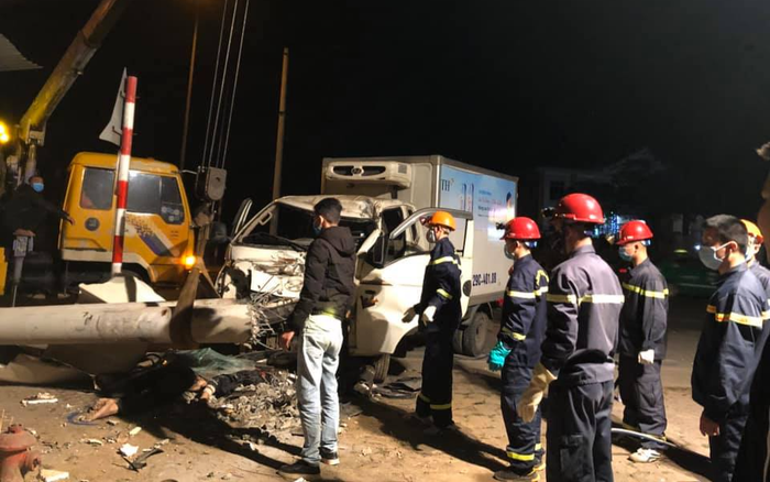 Xe tải và xe máy đâm nhau trong đêm, 3 người thiệt mạng Ảnh 2