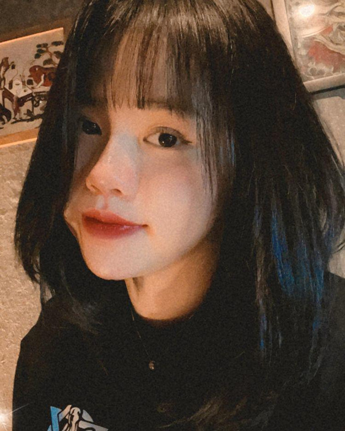 Huỳnh Anh cắt tóc layer để 'che lấp' bớt khuôn mặt tròn như bánh bao của mình