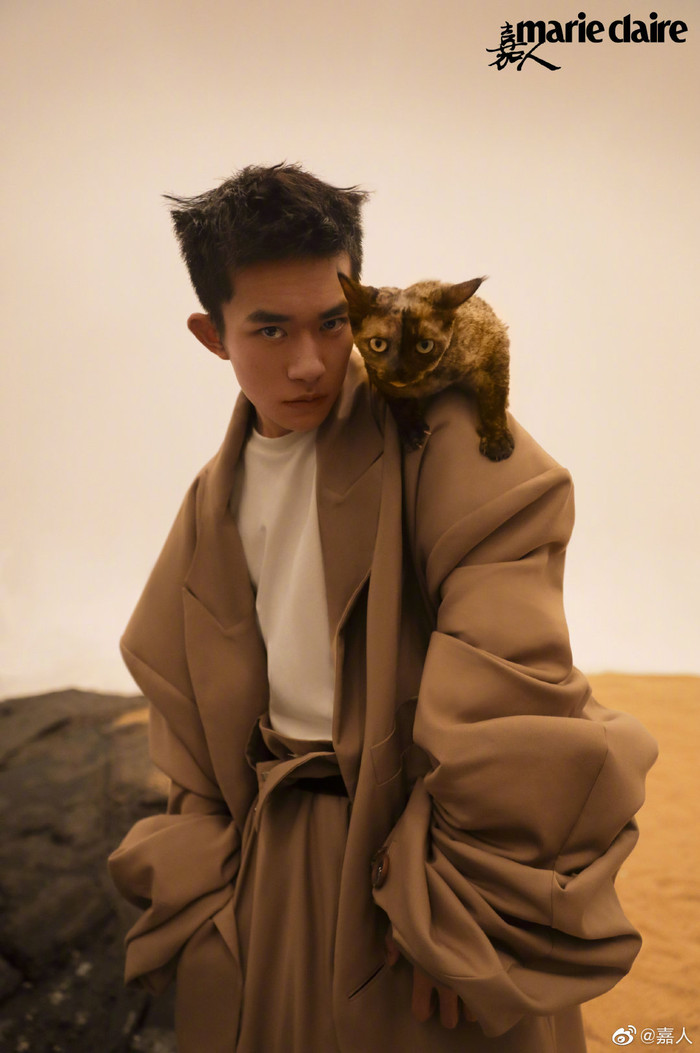 Dịch Dương Thiên Tỉ gây choáng với hình không photoshop Ảnh 10