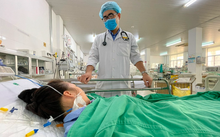 Cứu sống nữ bệnh nhân suýt mất mạng do bị ong đốt Ảnh 2