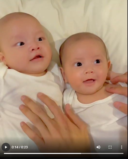 Đặc biệt khi nhìn Lisa và Leon ở cạnh nhau như thế này thì nhiều người càng thêm quả quyết rằng Leon giống Kim Lý như đúc còn Lisa đích thị là bản sao của Hà Hồ