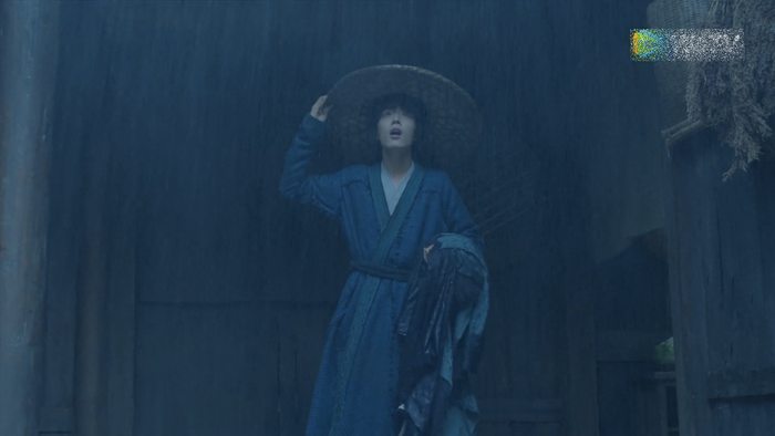 Màu phim khá mờ.