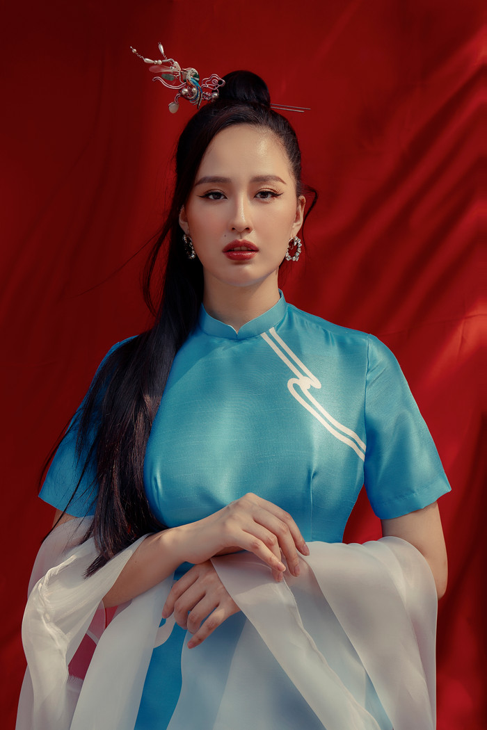 Trong những shoot ảnh cận mặt nàng Hậu trông không khác gì tiên nữ giáng trần