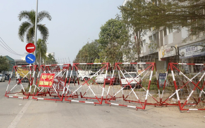 Nhân viên sân bay Tân Sơn Nhất nghi mắc COVID-19, Bình Dương phong tỏa một chung cư Ảnh 2