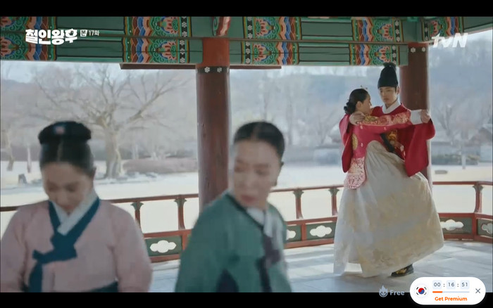 'Mr. Queen' tập 17: Kim Jung Hyun từ bỏ mạng sống để cứu mẹ con Shin Hye Sun, cuộc chia tay số phận? Ảnh 27