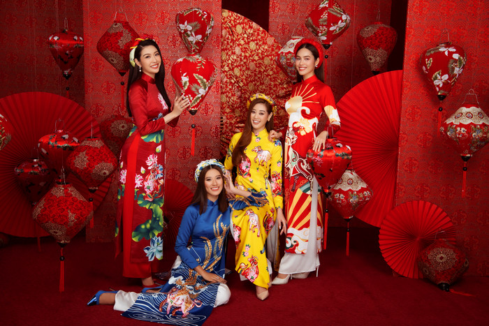 Thúy Vân - Khánh Vân - Kim Duyên - Hoàng My diện áo dài đẹp mê mẩn trong bộ ảnh chào Xuân 2021 Ảnh 8