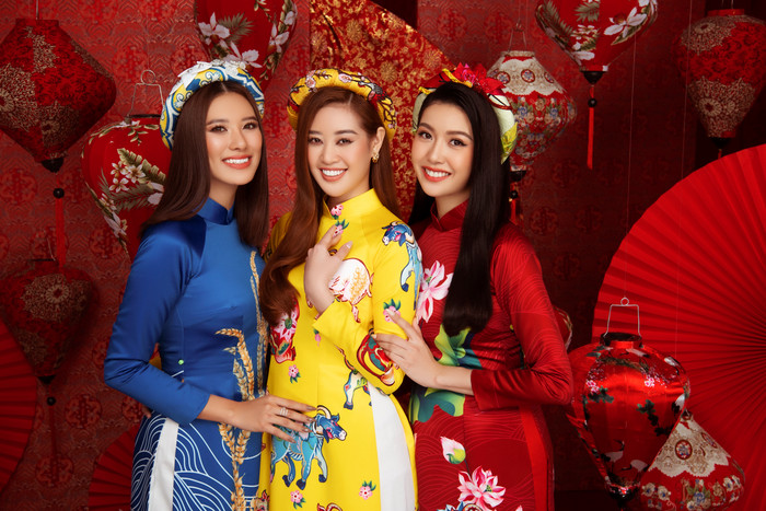 Thúy Vân - Khánh Vân - Kim Duyên - Hoàng My diện áo dài đẹp mê mẩn trong bộ ảnh chào Xuân 2021 Ảnh 2