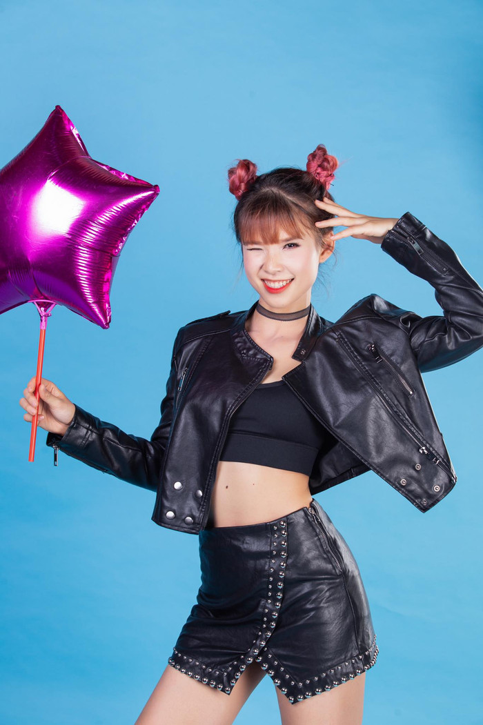 Có thể thấy, dù lấy chồng đã lâu song Khởi My vẫn duy trì được hình thể không khác gì thời còn son rỗi