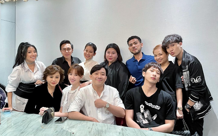 Hari Won khiến fan chú ý khi thường xuyên diện trang phục rộng thùng thình che lấp vòng eo Ảnh 2