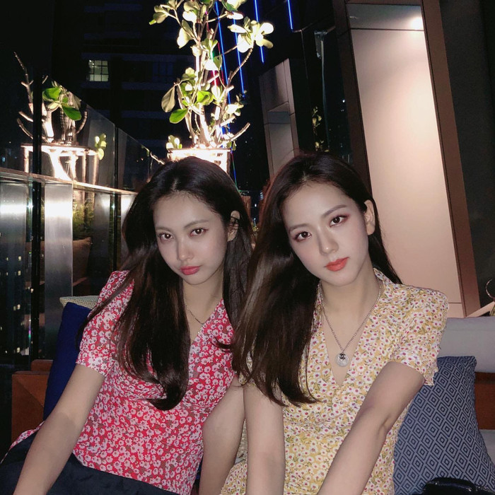 Ai cũng muốn có bạn như Jisoo (BlackPink): Tặng bạn sương sương túi 100 triệu Ảnh 2
