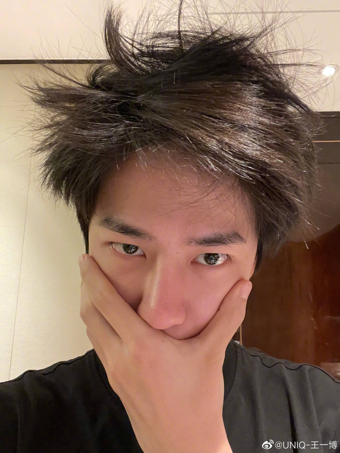 Vương Nhất Bác.