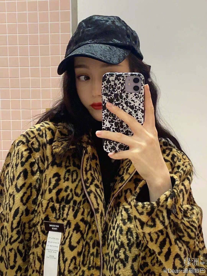 Sao Hoa ngữ selfie: Tiêu Chiến đọ mặt mộc Vương Tuấn Khải, Cúc Tịnh Y có đẹp hơn Triệu Lộ Tư? Ảnh 49