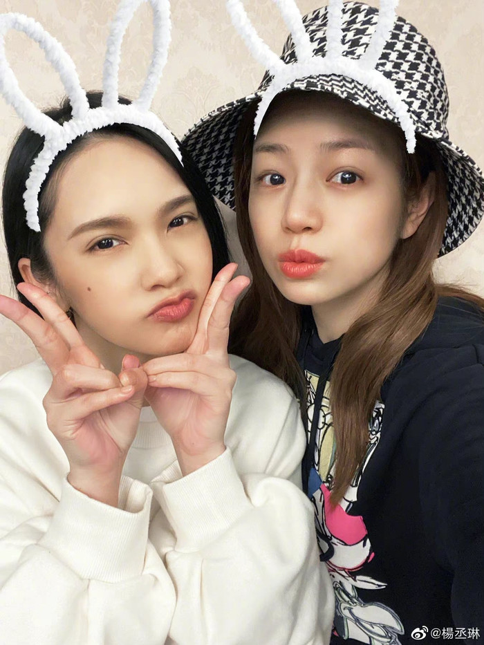 Sao Hoa ngữ selfie: Tiêu Chiến đọ mặt mộc Vương Tuấn Khải, Cúc Tịnh Y có đẹp hơn Triệu Lộ Tư? Ảnh 13