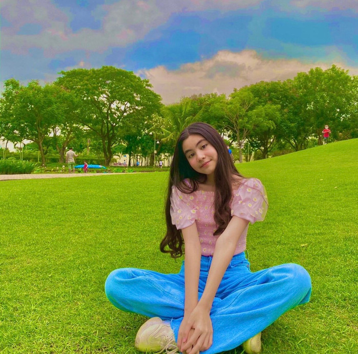 Con gái út 13 tuổi của MC Quyền Linh khiến cộng đồng mạng phát cuồng vì chiều cao 'khủng' Ảnh 9