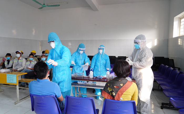 Thêm 4 nhân viên bốc xếp hàng, hành lý tại sân bay Tân Sơn Nhất nhiễm COVID-19 Ảnh 2