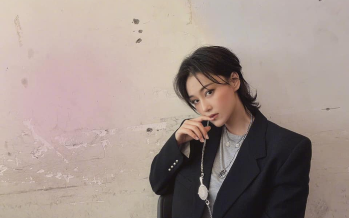 Phong cách soái ca của 'tình địch' Phạm Băng Băng ngày càng khiến fans mê mẩn Ảnh 2