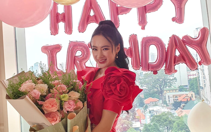 Angela Phương Trinh diện váy đỏ rực đón tuổi mới, nhan sắc xinh đẹp khiến fan khó lòng mà rời mắt Ảnh 2