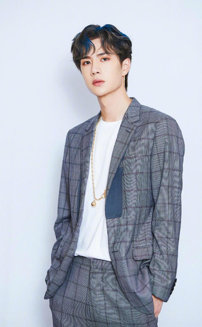 Trước khi phát sóng Đấu La Đại Lục, Vương Nhất Bác đã trụ vững vị trí TOP 1 suốt hơn 1 tháng qua