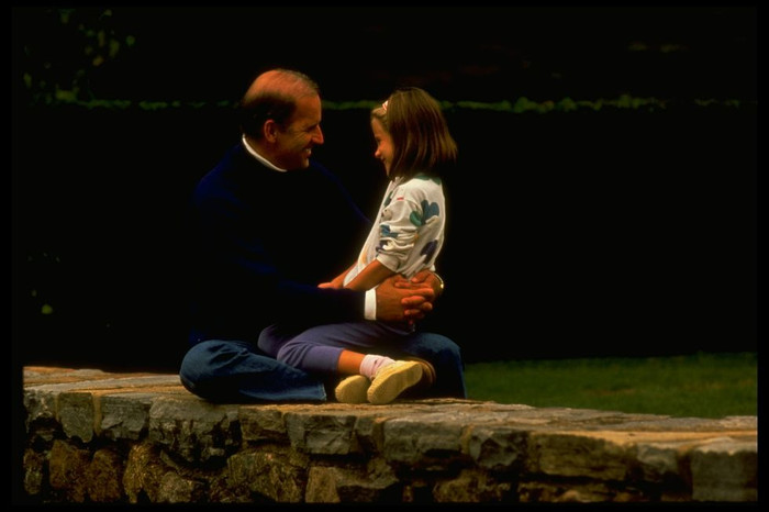 Cuộc sống kín tiếng của ái nữ xinh đẹp, giỏi giang nhà Tổng thống Joe Biden Ảnh 3