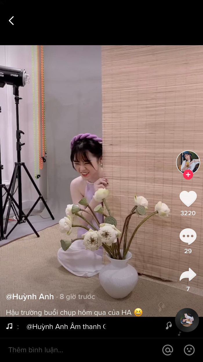 Tình cũ Quang Hải bay từ Hà Nội vào Sài Gòn chỉ để... chụp bộ ảnh ăn Tết khiến cộng đồng mạng hoang mang Ảnh 4