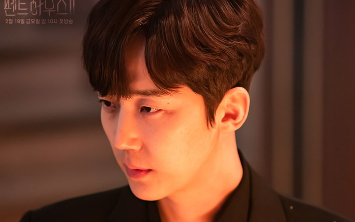 Yoon Jong Hoon trở lại trong The Penthouse mùa 2 với màn 'hắc hóa' mãn nhãn Ảnh 2